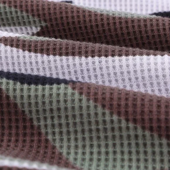 𝅺CAMO Cropped Hoodie & Shorts Loungewear Set - Picture 6 of 7